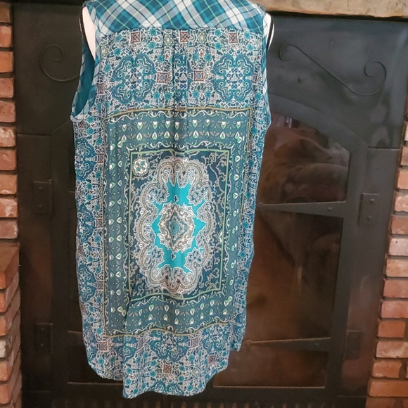 TOLANI LARGE SLLESS MULTI PATTERN TOP - Picture 3 of 5